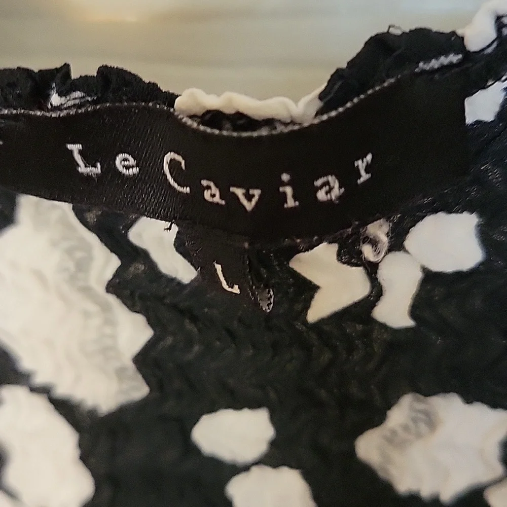 Le Caviar random size